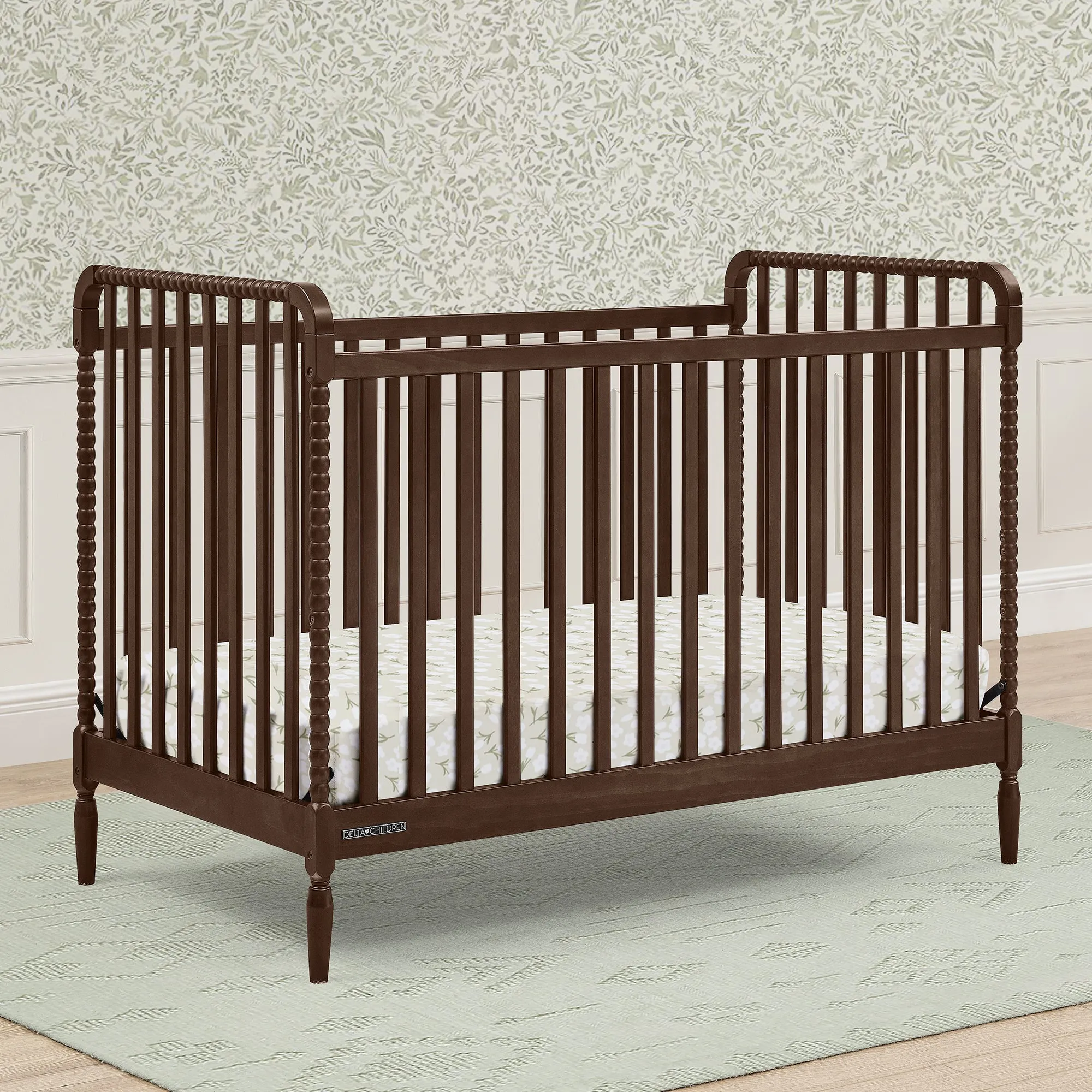 Lily 4-in-1 Convertible Crib