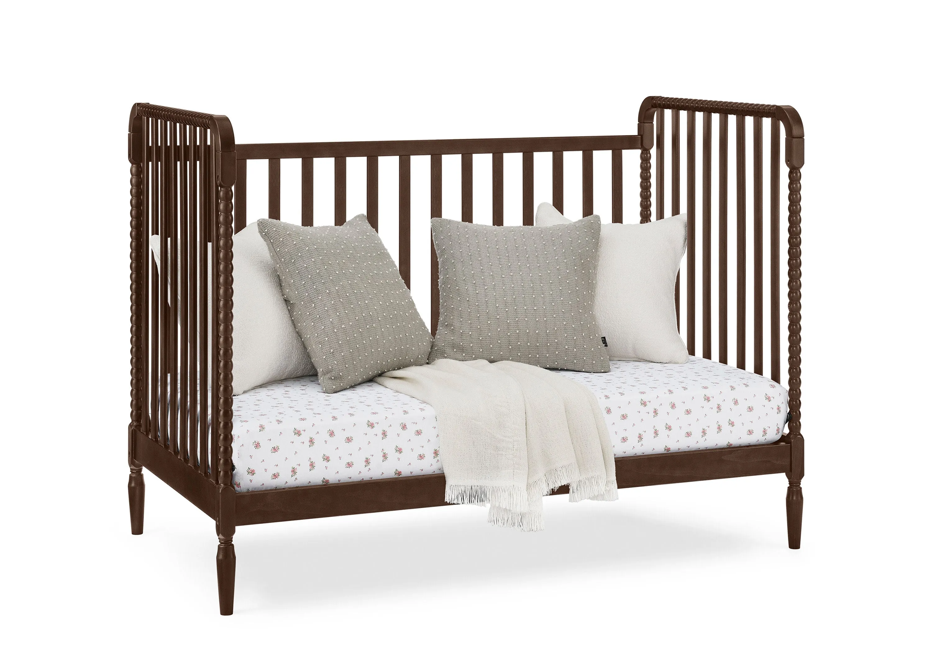 Lily 4-in-1 Convertible Crib